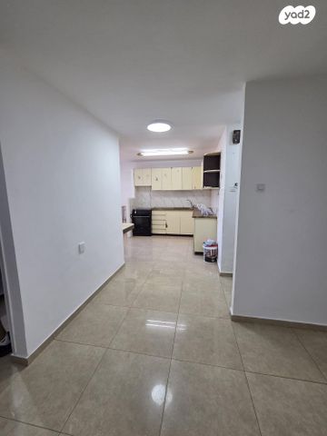 דירה, הרב רובינשטיין 19, יפו ד', גבעת התמרים, תל אביב יפו