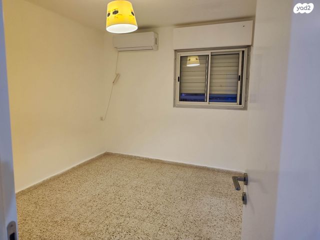 דירה, מבצע ליטני 9, אושיות, רחובות