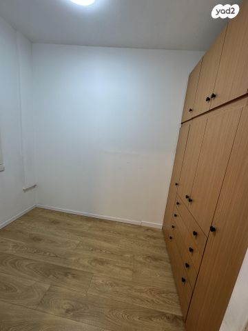 דירה, משה דיין 32, אזור הבילויים, רמת גן