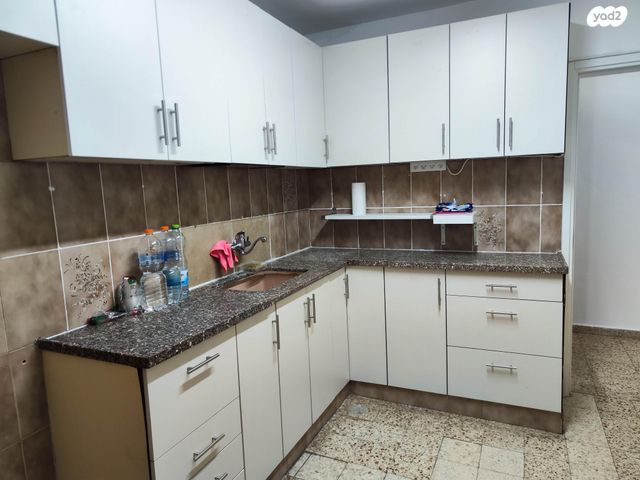 דירה, מבצע ליטני 9, אושיות, רחובות