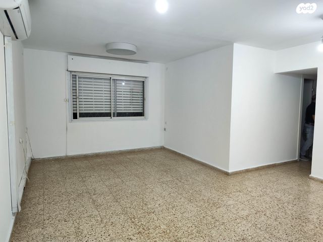 דירה, מבצע ליטני 9, אושיות, רחובות