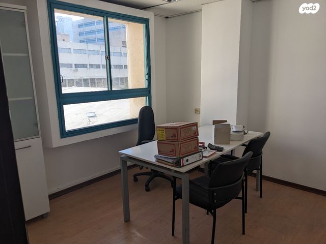 יד חרוצים 14