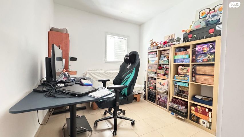 דירה, הר הצופים 27, רחובות ההולנדית, רחובות