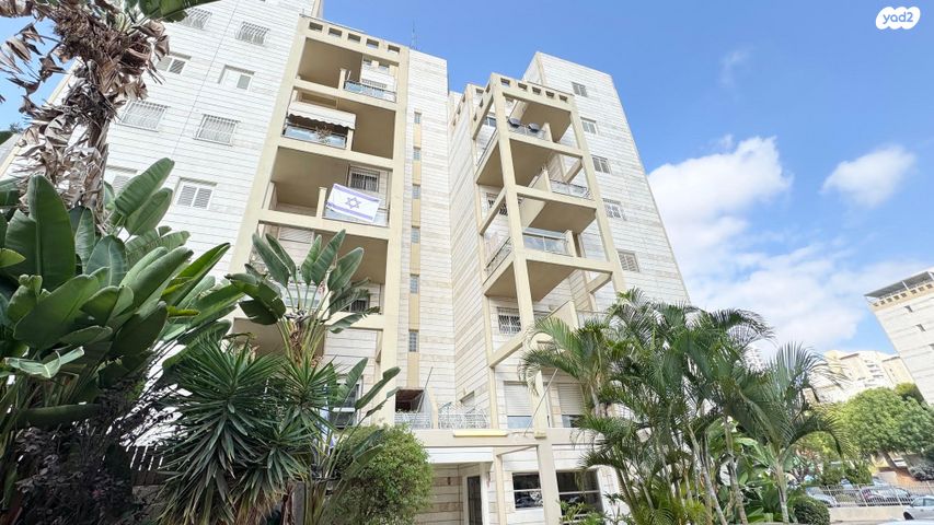 דירה, הר הצופים 27, רחובות ההולנדית, רחובות