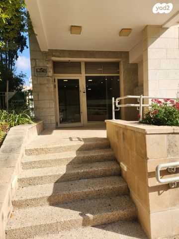 דירה, בן גוריון, כפר סבא