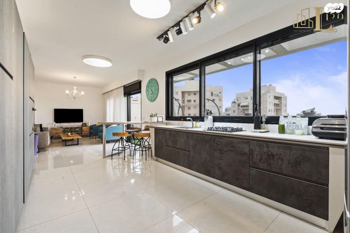 דופלקס, קלמן ביאלר, רחובות החדשה, רחובות