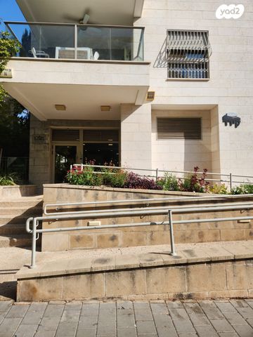 דירה, בן גוריון, כפר סבא