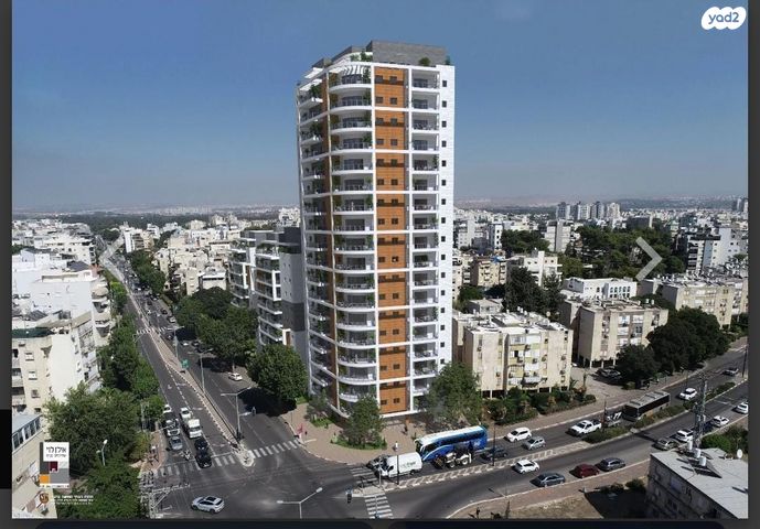 דירה, יחיאל מיכל פינס, מחנה יהודה, פתח תקווה