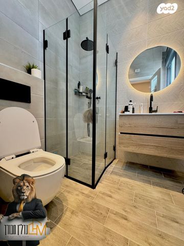 גג/ פנטהאוז, נתיבות