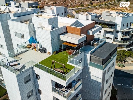 גג/ פנטהאוז, גולדה מאיר, מורשת, מודיעין מכבים רעות