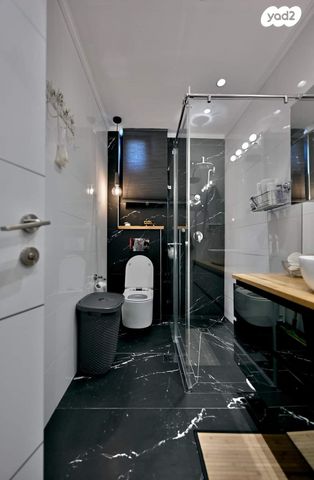 דופלקס, קלמן ביאלר, רחובות החדשה, רחובות