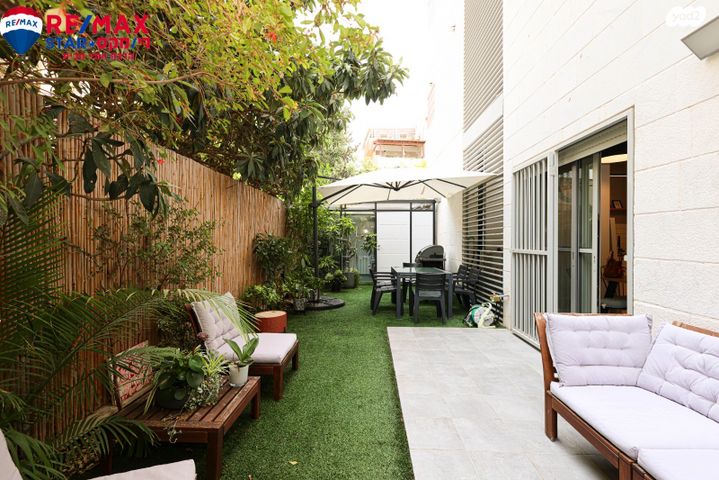 אבן גבירול 40