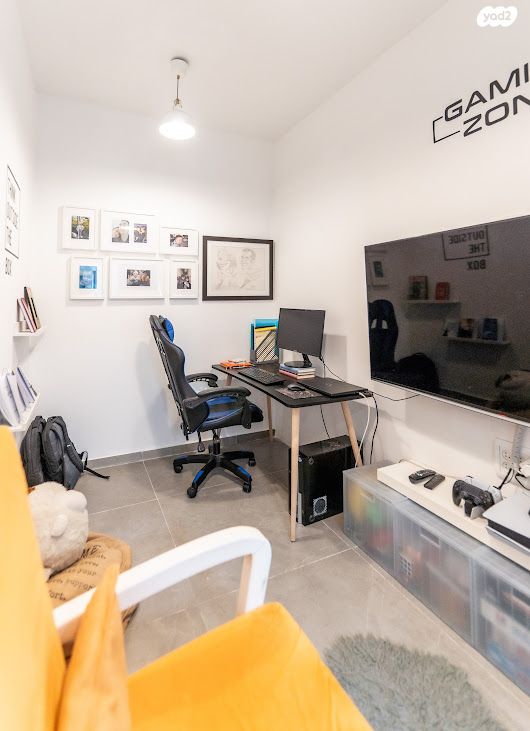 דירת גן, לבונה, כפר ורדים