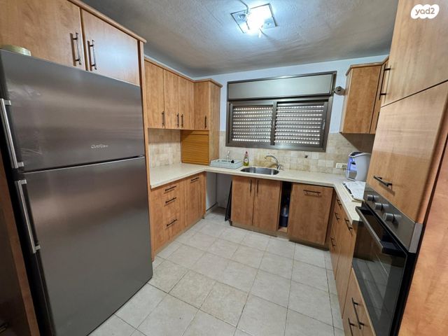 דירת גן, גבעת שרת, בית שמש