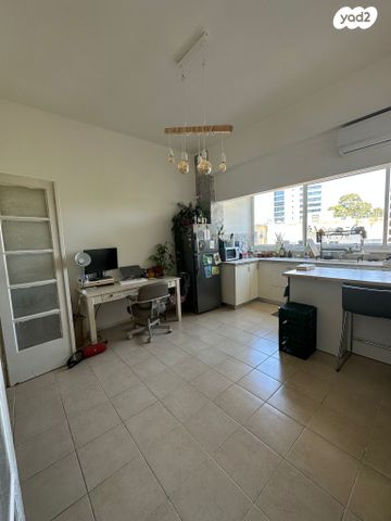 דירה, הרצל 29, שוק תלפיות, חיפה