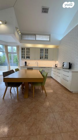 בית פרטי/ קוטג', שדרות הכורמים, ערוגות, ערוגות