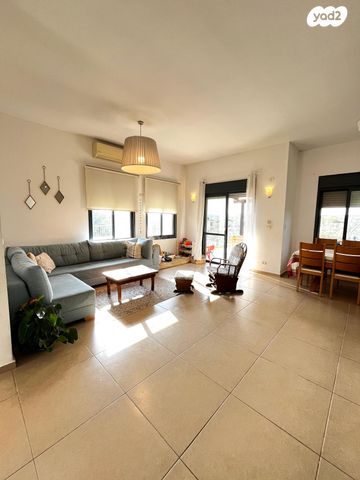 בית פרטי/ קוטג', שקד