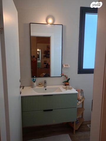 גג/ פנטהאוז, שמעון פרס/ האצטדיון, נהריה