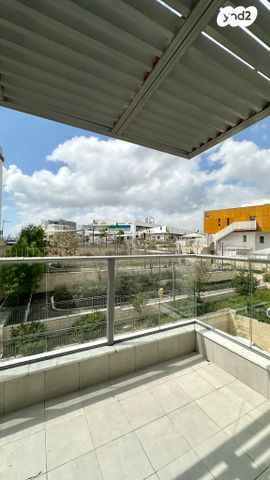 דירה, אחדות 13, בצוותא, חריש