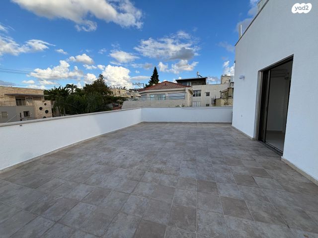 גג/ פנטהאוז, גולן, רמת השרון