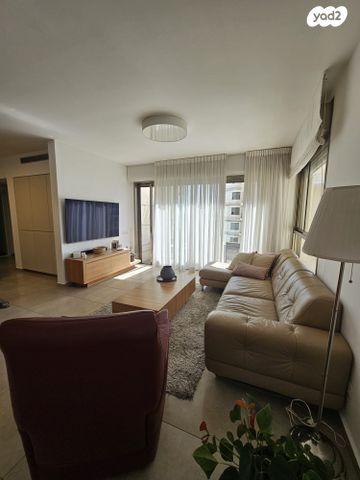 דירה, יצחק שדה 10, דרום מערב ותיק, בת ים