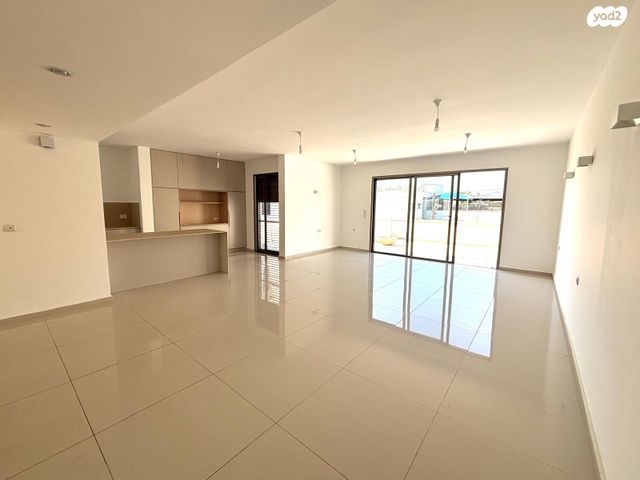 גג/ פנטהאוז, גולן, רמת השרון