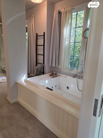 בית פרטי/ קוטג', גולן, רמת השרון