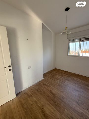 דופלקס, גבעת הסלעים, ראש העין