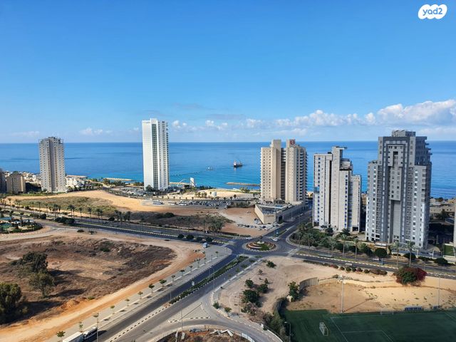 אמנון ליפקין שחק 