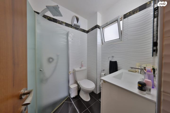 דירה, יגאל אלון, לב מוצקין, בנה ביתך, קרית מוצקין