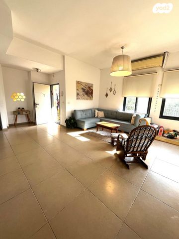 בית פרטי/ קוטג', שקד