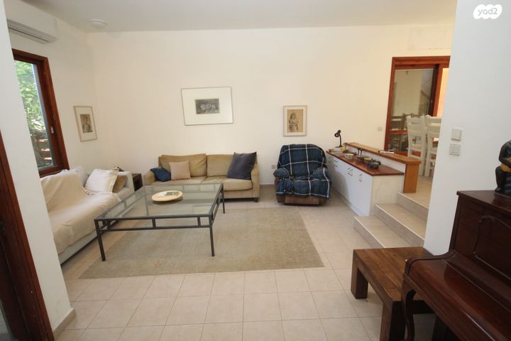 דו משפחתי, אפרים, רחובות