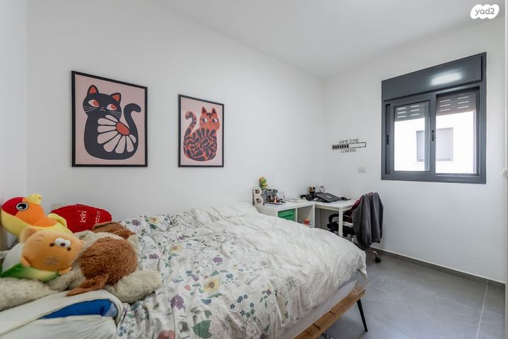 דירת גן, לבונה, כפר ורדים