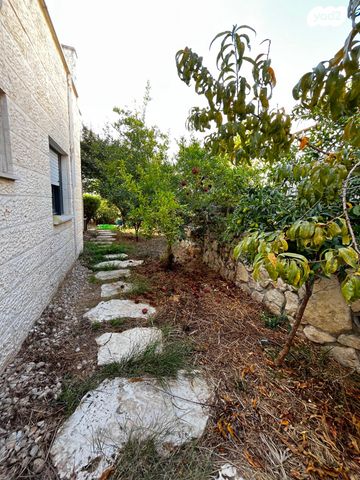 בית פרטי/ קוטג', שקד