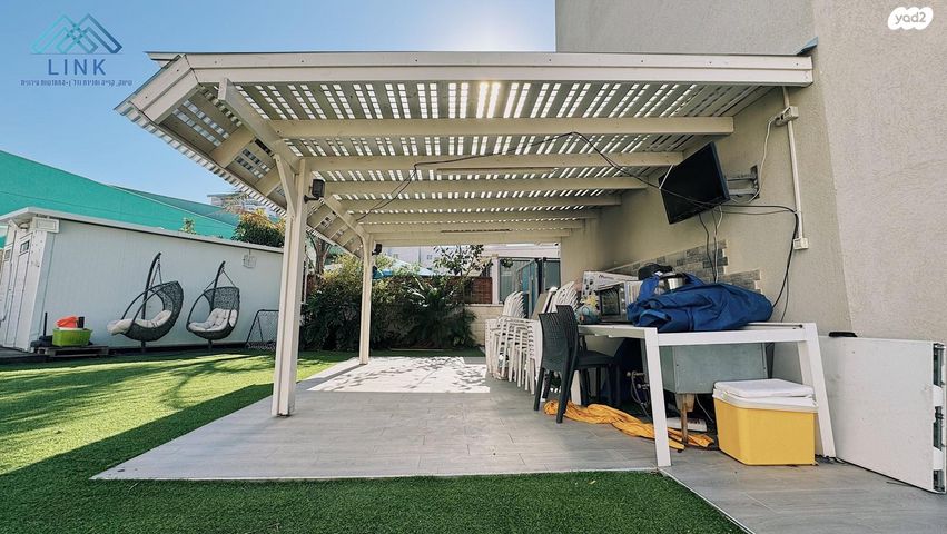 דירת גן, הגל, החותרים, טירת כרמל