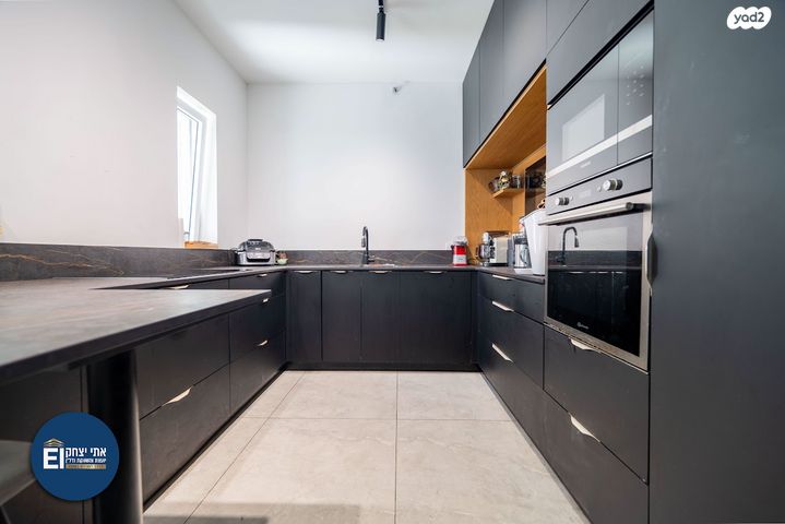 שדרות רחבעם זאבי 11