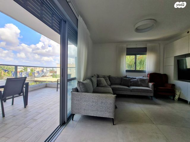 דירה, רעננה