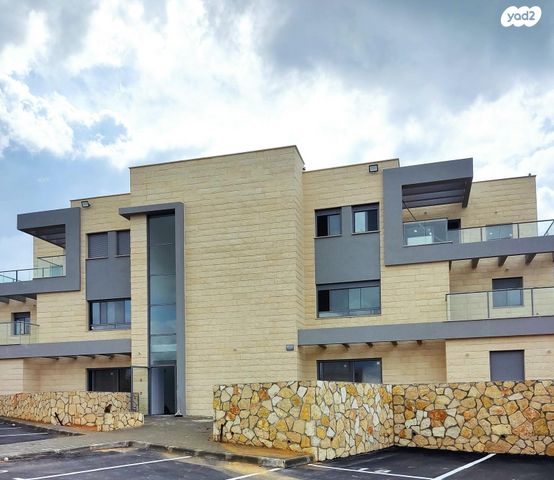 דירה, השיר 62, ברוכין, ברוכין