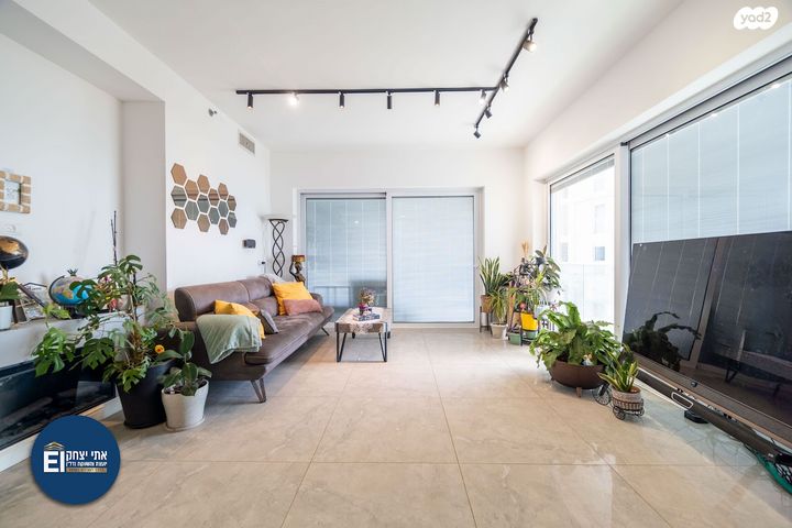 דירה, שדרות רחבעם זאבי 11, גבעת אולגה, חדרה