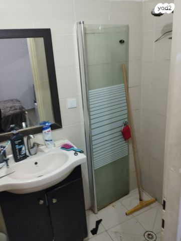 דירה, זלמן ארן, שרת, לוד