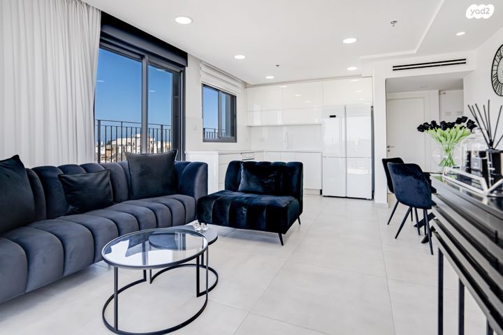 גג/ פנטהאוז, הפורצים, תל גיבורים, חולון