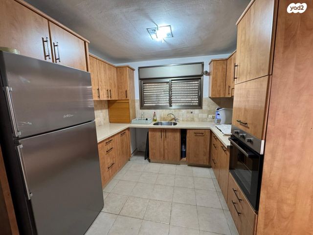 דירת גן, גבעת שרת, בית שמש