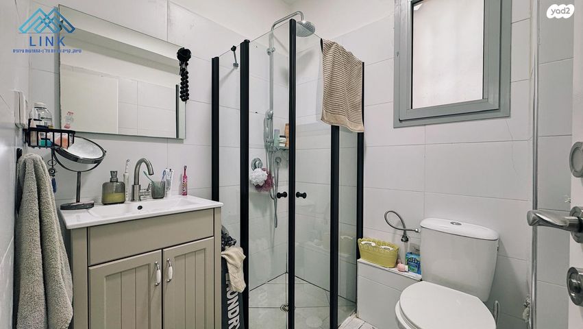 דירת גן, הגל, החותרים, טירת כרמל