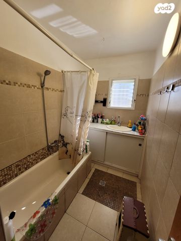 דירה, חרוזים, רמת גן