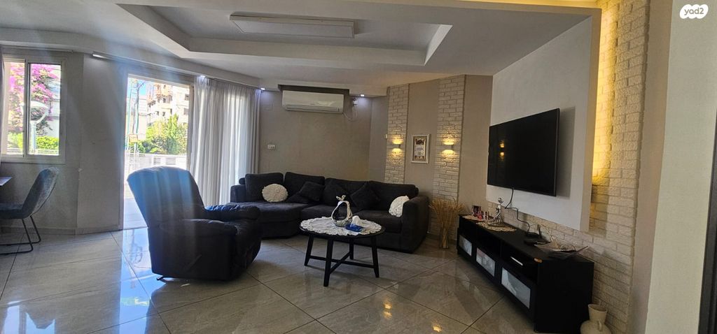 דו משפחתי, עגנון, עיר, מרכז העיר, נהריה