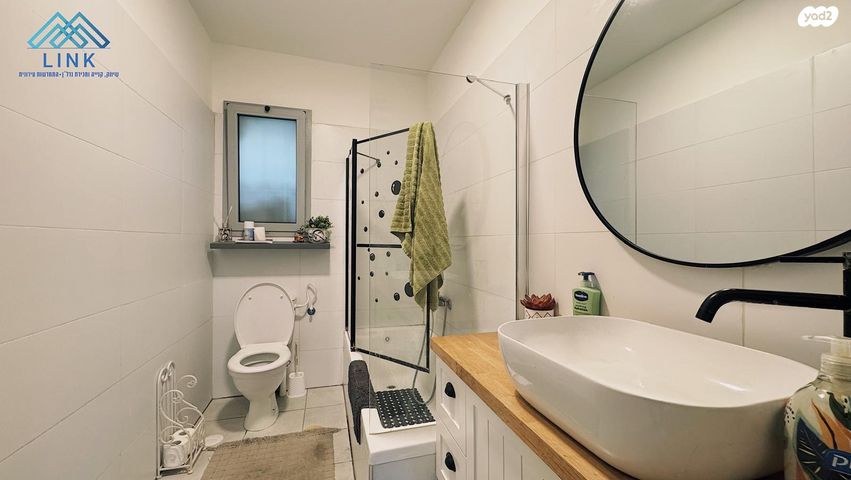 דירת גן, הגל, החותרים, טירת כרמל