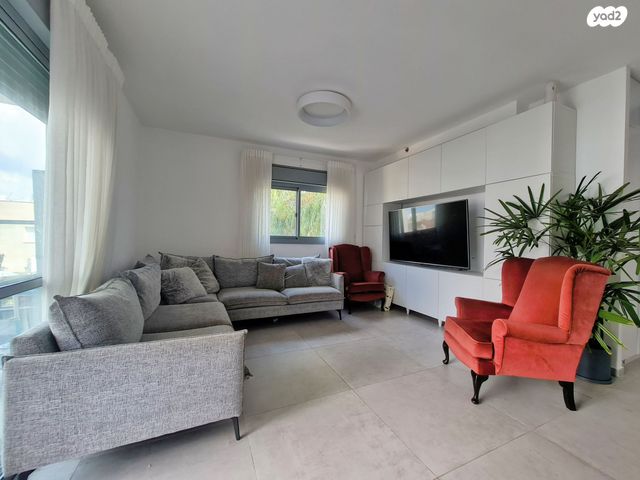 דירה, רעננה