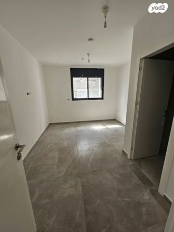 דירה, השושנים, מרכז, הרצליה