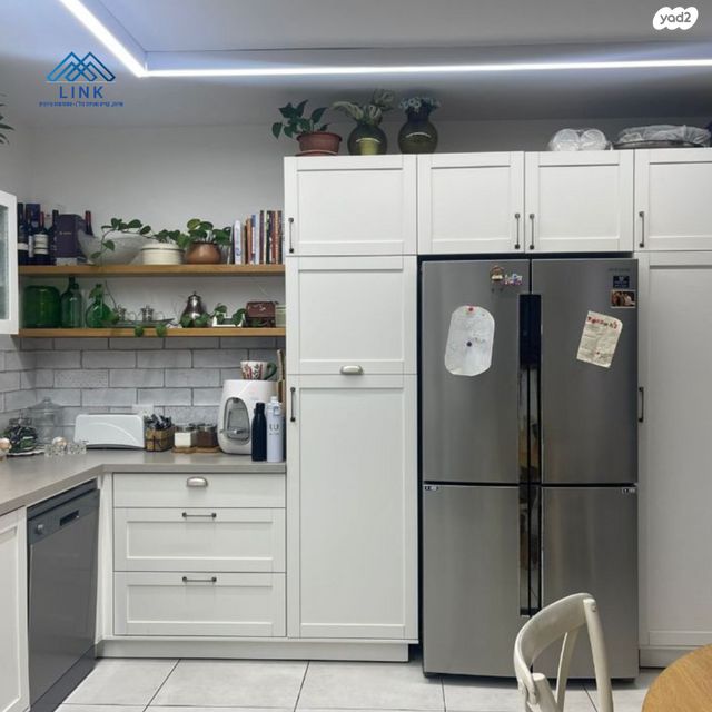 דירת גן, הגל, החותרים, טירת כרמל