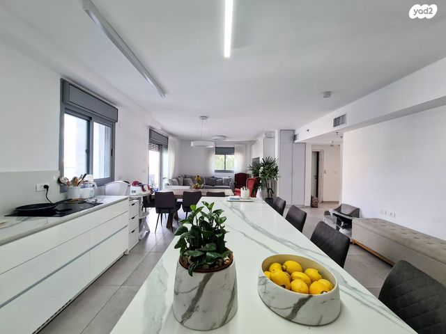 דירה, רעננה